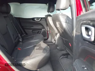 2025 Jeep Compass Trailhawk z VIN 3C4NJDDN0ST551132, wystawiony jako IAAI lot #41905784 z przebiegiem 1 573 mil mil oraz . Historia ofert i sprzedaży dostępna na DreamBid. Obrazek 8.