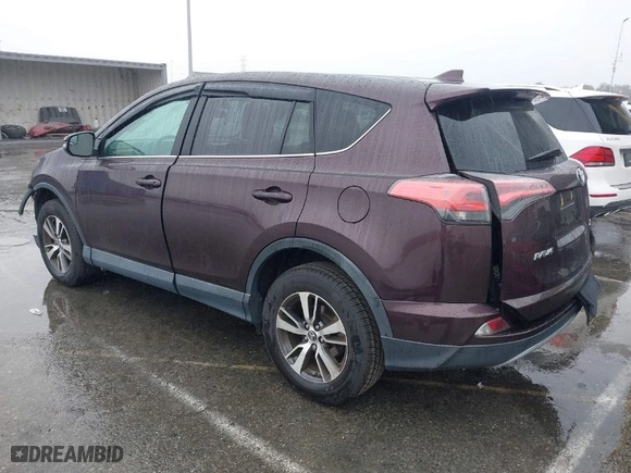2018 Toyota RAV4 XLE with VIN 2T3WFREV3JW471932, listed as a IAAI auction lot 41491431 with 50,715 mi miles. Bid and sale history available at carsss.com. Image 3.