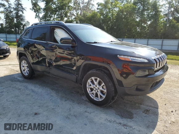 2018 Jeep Cherokee Latitude Tech Connect with VIN 1C4PJMCX7JD500971, listed as a Copart auction lot 57604465 with 133,293 mi miles and Salvage title. Bid and sale history available at DreamBid. Image 4.
