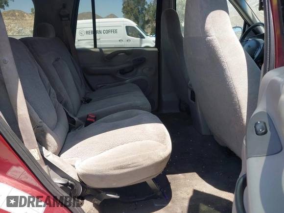 1999 Ford Expedition XLT z VIN 1FMRU1762XLA88470, wystawiony jako IAAI lot #42384804 z przebiegiem Nie podano mil oraz . Historia ofert i sprzedaży dostępna na DreamBid. Obrazek 8.
