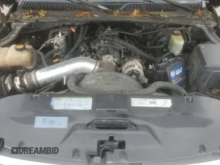 2000 GMC New Sierra 1500 SLE with VIN 1GTEK19T2YZ263701, listed as a Copart auction lot 59405834 with 174,105 mi miles and Clean Title. Bid and sale history available at carsss.com. Image 11.