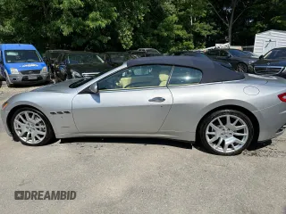 2010 Maserati GranTurismo z VIN ZAM45KMA2A0051367, wystawiony jako Copart lot #66652475 z przebiegiem 43 225 mil mil oraz Czysty tytuł • Clean title. Historia ofert i sprzedaży dostępna na DreamBid. Obrazek 12.