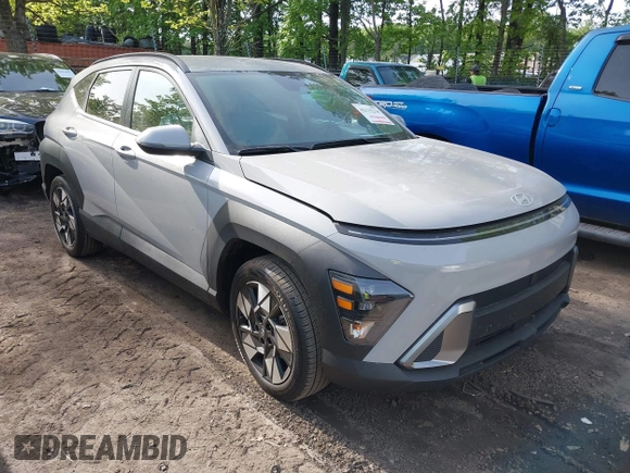 2025 Hyundai Kona SEL with VIN KM8HB3AB3SU215152, listed as a IAAI auction lot 42135218 with 21,664 mi miles and . Bid and sale history available at carsss.com. Image 1.