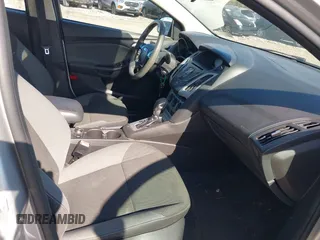 2013 Ford Focus SE with VIN 1FADP3F22DL294728, listed as a IAAI auction lot 42067235 with 83,103 mi miles. Bid and sale history available at carsss.com. Image 5.