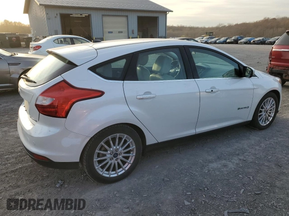 2013 Ford Focus Electric z VIN 1FADP3R46DL235601, wystawiony jako Copart lot #80040644 z przebiegiem Nie podano mil oraz Czysty tytuł • Clean title. Historia ofert i sprzedaży dostępna na DreamBid. Obrazek 3.
