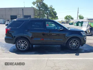 2017 Ford Explorer Sport z VIN 1FM5K8GT9HGC85696, wystawiony jako IAAI lot #42227743 z przebiegiem 105 941 mil mil oraz . Historia ofert i sprzedaży dostępna na DreamBid. Obrazek 13.