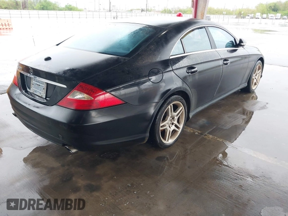 2006 Mercedes-Benz CLS 500 z VIN WDDDJ75X56A045909, wystawiony jako IAAI lot #41861720 z przebiegiem 127 719 mil mil oraz . Historia ofert i sprzedaży dostępna na DreamBid. Obrazek 4.