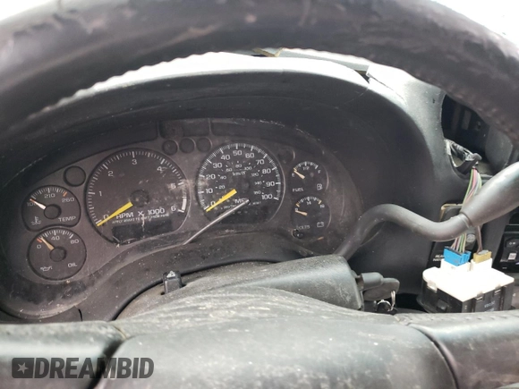 2000 Chevrolet Blazer LS z VIN 1GNCT18W9YK277871, wystawiony jako Copart lot #46158185 z przebiegiem Nie podano mil oraz Nie do naprawy • Non repairable. Historia ofert i sprzedaży dostępna na DreamBid. Obrazek 9.