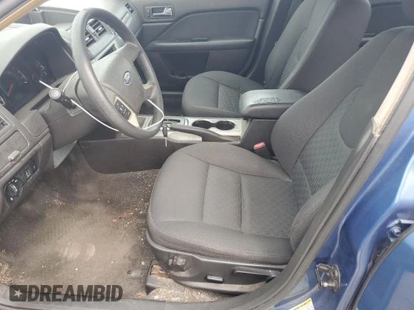 2010 Ford Fusion SE z VIN 3FAHP0HA2AR208559, wystawiony jako Copart lot #64288565 z przebiegiem 186 231 mil mil oraz Czysty tytuł • Clean title. Historia ofert i sprzedaży dostępna na DreamBid. Obrazek 7.