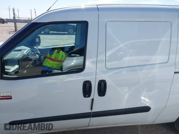 2022 Ram ProMaster City Cargo Tradesman z VIN ZFBHRFAB7N6Y29442, wystawiony jako IAAI lot #42306750 z przebiegiem 89 057 mil mil oraz . Historia ofert i sprzedaży dostępna na DreamBid. Obrazek 14.