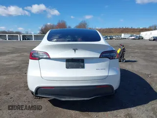 2021 Tesla Model Y Long Range with VIN 5YJYGDEE9MF239726, listed as a IAAI auction lot 41952158 with 37,088 mi miles and . Bid and sale history available at DreamBid. Image 17.