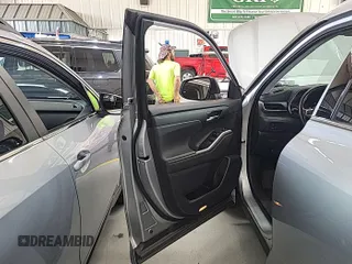 2021 Toyota Highlander XLE with VIN 5TDHZRBH0MS558143, listed as a IAAI auction lot 42859323 with 41,722 mi miles and . Bid and sale history available at DreamBid. Image 21.