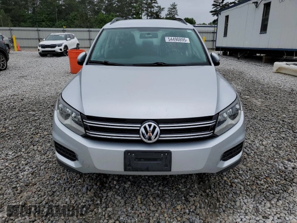 2015 Volkswagen Tiguan SE with VIN WVGAV7AX4FW552810, listed as a Copart auction lot 54490895 with 174,659 mi miles and Salvage title. Bid and sale history available at DreamBid. Image 5.