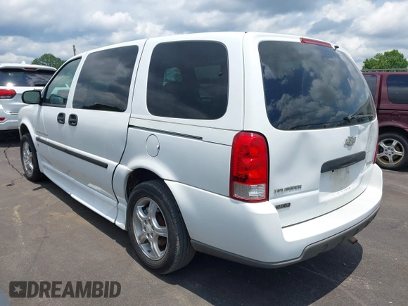 2008 Chevrolet Uplander LS Fleet z VIN 1GBDV13W98D115455, wystawiony jako IAAI lot #42470855 z przebiegiem 281 790 mil mil oraz . Historia ofert i sprzedaży dostępna na DreamBid. Obrazek 3.
