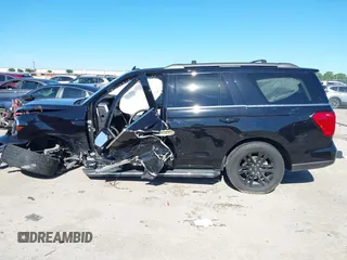 2022 Ford Expedition XLT z VIN 1FMJU1HTXNEA03300, wystawiony jako IAAI lot #42218479 z przebiegiem 32 300 mil mil oraz . Historia ofert i sprzedaży dostępna na DreamBid. Obrazek 14.
