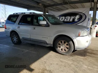 2004 Lincoln Navigator Luxury with VIN 5LMFU28R34LJ41588, listed as a Copart auction lot 59228125 with 200,699 mi miles and Clean title. Bid and sale history available at DreamBid. Image 4.