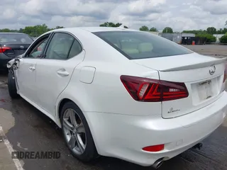 2011 Lexus IS 350 z VIN JTHBE5C25B5027770, wystawiony jako IAAI lot #42357510 z przebiegiem 204 335 mil mil oraz . Historia ofert i sprzedaży dostępna na DreamBid. Obrazek 3.