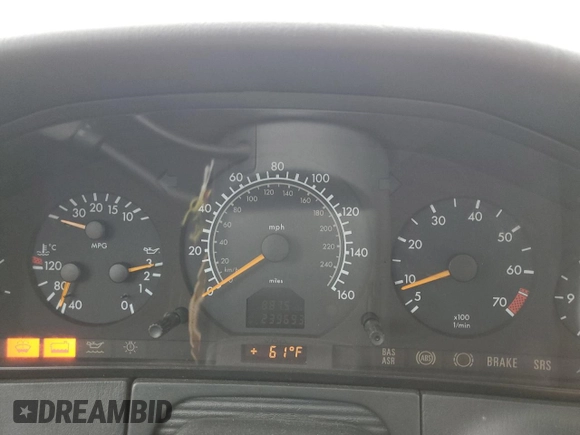 1999 Mercedes-Benz S 320/430/500 with VIN WDBGA33G0XA420334, listed as a Copart auction lot 55602345 with 239,693 mi miles and Clean Title. Bid and sale history available at DreamBid. Image 9.
