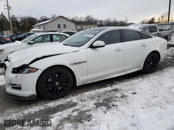 2016 Jaguar XJ R-Sport z VIN SAJWJ1CD6G8W00627, wystawiony jako Copart lot #38892104 z przebiegiem 106 313 mil mil oraz . Historia ofert i sprzedaży dostępna na DreamBid. Obrazek 1.