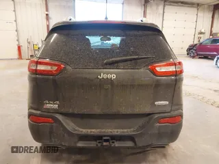 2016 Jeep Cherokee Latitude z VIN 1C4PJMCS6GW101471, wystawiony jako IAAI lot #41919576 z przebiegiem 113 492 mil mil oraz . Historia ofert i sprzedaży dostępna na DreamBid. Obrazek 16.