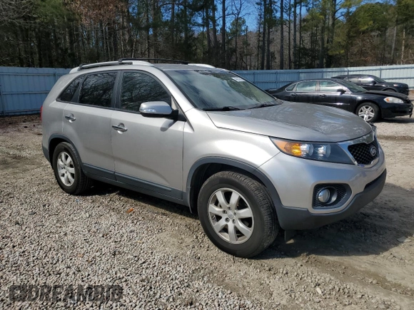 2013 Kia Sorento LX with VIN 5XYKT3A67DG353839, listed as a Copart auction lot 46053515 with 130,802 mi miles and Salvage Title. Bid and sale history available at carsss.com. Image 4.
