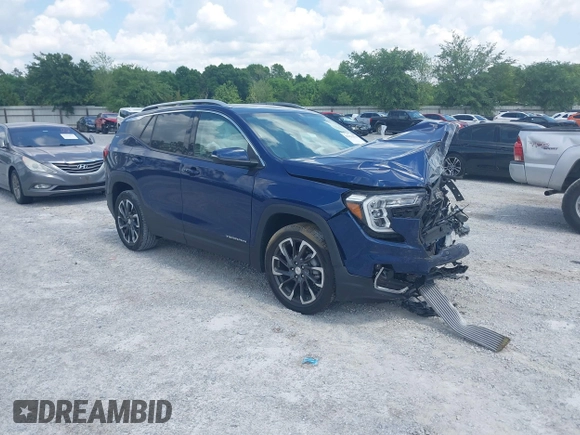 2023 GMC Terrain SLT z VIN 3GKALPEG0PL167003, wystawiony jako IAAI lot #42155979 z przebiegiem 42 120 mil mil oraz . Historia ofert i sprzedaży dostępna na DreamBid. Obrazek 1.