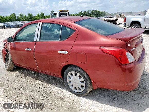 2015 Nissan Versa SV z VIN 3N1CN7AP9FL924261, wystawiony jako Copart lot #61920525 z przebiegiem 56 208 mil mil oraz Czysty tytuł • Clean title. Historia ofert i sprzedaży dostępna na DreamBid. Obrazek 2.