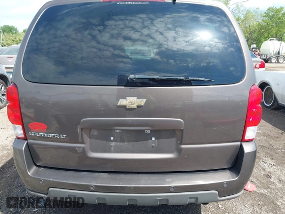 2008 Chevrolet Uplander 1LT z VIN 1GNDV33138D181924, wystawiony jako IAAI lot #42198209 z przebiegiem 190 772 mil mil oraz . Historia ofert i sprzedaży dostępna na DreamBid. Obrazek 17.