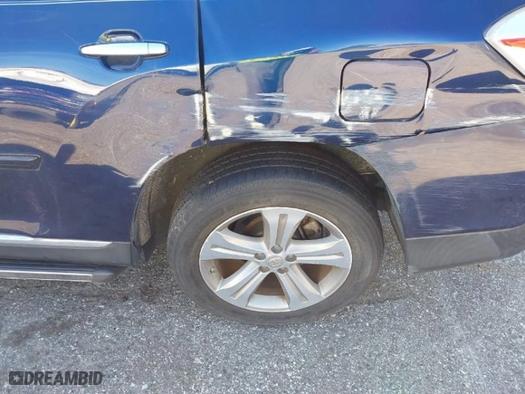 2013 Toyota Highlander Limited with VIN 5TDDK3EH1DS264102, listed as a IAAI auction lot 41829823 with 186,503 mi miles. Bid and sale history available at carsss.com. Image 6.