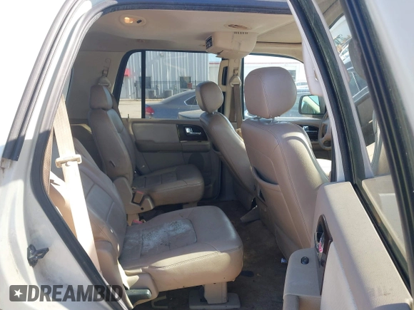 2006 Ford Expedition Limited with VIN 1FMFU19506LA74878, listed as a IAAI auction lot 41238625 with 166,422 mi miles. Bid and sale history available at carsss.com. Image 8.