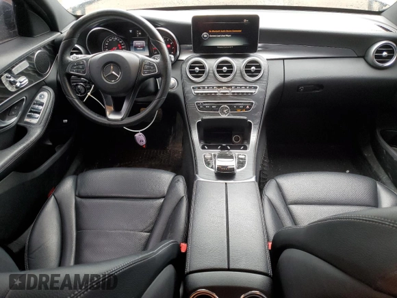 2016 Mercedes-Benz C 300 Luxury z VIN 55SWF4KB0GU157875, wystawiony jako Copart lot #58720115 z przebiegiem 120 320 mil mil oraz Czysty tytuł • Clean title. Historia ofert i sprzedaży dostępna na DreamBid. Obrazek 8.
