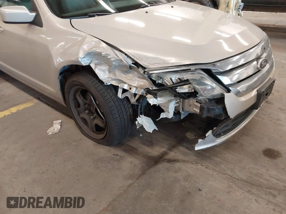 2010 Ford Fusion SE with VIN 3FAHP0HA7AR280793, listed as a IAAI auction lot 41450114 with 137,800 mi miles. Bid and sale history available at carsss.com. Image 6.