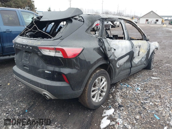 2020 Ford Escape SE z VIN 1FMCU9G69LUB18587, wystawiony jako IAAI lot #41463397 z przebiegiem Nie podano mil oraz . Historia ofert i sprzedaży dostępna na DreamBid. Obrazek 4.