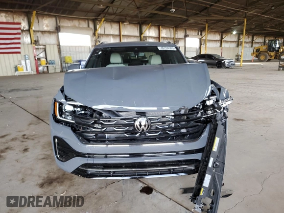 2024 Volkswagen Atlas SEL Premium R-Line with VIN 1V2FE2CA9RC249533, listed as a Copart auction lot 46794585 with 2,131 mi miles and Salvage title. Bid and sale history available at DreamBid. Image 5.