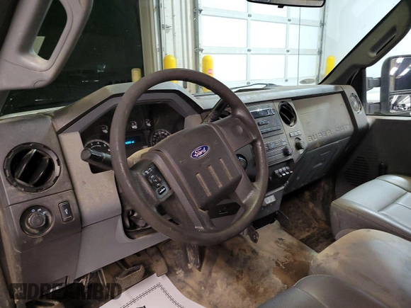 2011 Ford F-250 XL z VIN 1FTBF2B60BED05475, wystawiony jako IAAI lot #42841801 z przebiegiem 116 504 mil mil oraz . Historia ofert i sprzedaży dostępna na DreamBid. Obrazek 31.