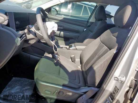 2025 Hyundai Tucson SEL with VIN 5NMJBCDE2SH453013, listed as a Copart auction lot 52710235 with 4,447 mi miles and Salvage Title. Bid and sale history available at carsss.com. Image 7.