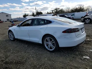 2014 Tesla Model S 60 z VIN 5YJSA1H1XEFP55657, wystawiony jako Copart lot #53405785 z przebiegiem Nie podano mil oraz Czysty tytuł • Clean title. Historia ofert i sprzedaży dostępna na DreamBid. Obrazek 2.