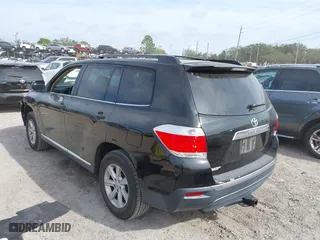 2013 Toyota Highlander with VIN 5TDZK3EH3DS138488, listed as a IAAI auction lot 41456921 with 131,918 mi miles. Bid and sale history available at carsss.com. Image 3.