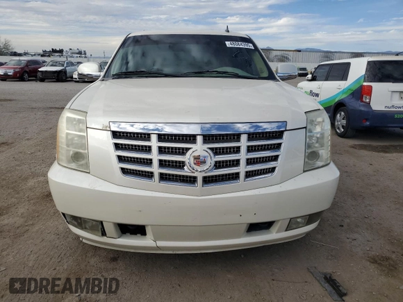 2009 Cadillac Escalade z VIN 1GYFK43589R134714, wystawiony jako Copart lot #48084395 z przebiegiem 154 359 mil mil oraz Czysty tytuł • Clean title. Historia ofert i sprzedaży dostępna na DreamBid. Obrazek 5.