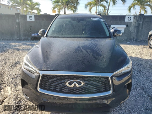2021 Infiniti QX50 Pure z VIN 3PCAJ5AA1MF101089, wystawiony jako Copart lot #45558055 z przebiegiem 7 305 mil mil oraz Czysty tytuł • Clean title. Historia ofert i sprzedaży dostępna na DreamBid. Obrazek 5.