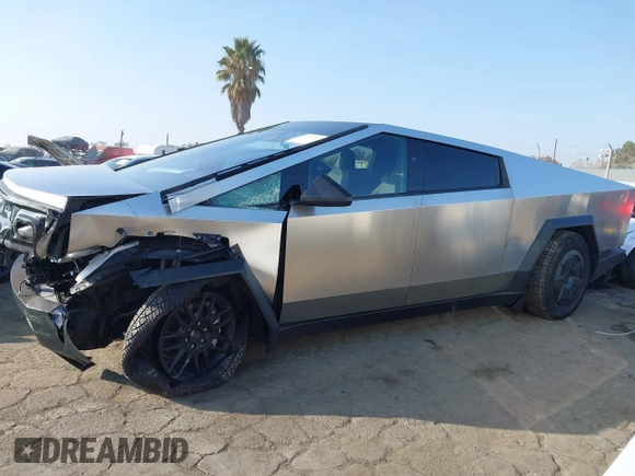 2024 Tesla Cybertruck с VIN 7G2CEHEDXRA050258, выставлен на аукционе IAAI как лот 41200586 с пробегом 495 миль миль и . История ставок и продаж доступна на DreamBid. Изображение 14.