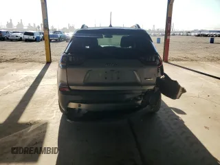 2019 Jeep Cherokee Latitude z VIN 1C4PJLCB7KD376684, wystawiony jako Copart lot #60566295 z przebiegiem 99 184 mil mil oraz Szkoda całkowita • Salvage title. Historia ofert i sprzedaży dostępna na DreamBid. Obrazek 6.