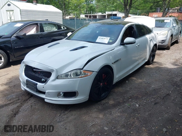2014 Jaguar XJ with VIN SAJWA2EK8EMV67443, listed as a IAAI auction lot 42483075 with 88,357 mi miles and . Bid and sale history available at DreamBid. Image 17.