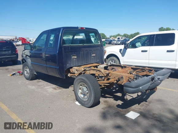 2002 Ford F-250 XL with VIN 1FTNX21L02EC93801, listed as a IAAI auction lot 42312747 with Not provided miles and . Bid and sale history available at DreamBid. Image 3.