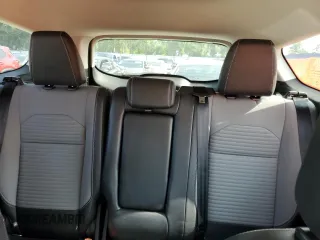 2019 Ford Escape SE z VIN 1FMCU0GD9KUA52728, wystawiony jako Copart lot #58410975 z przebiegiem 109 483 mil mil oraz Czysty tytuł • Clean title. Historia ofert i sprzedaży dostępna na DreamBid. Obrazek 10.
