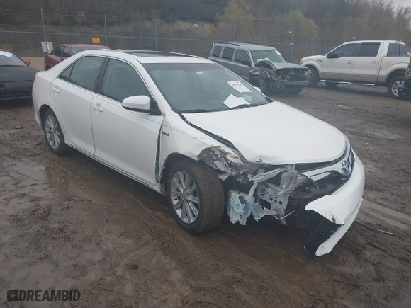 2014 Toyota Camry Hybrid LE with VIN 4T1BD1FK0EU115964, listed as a IAAI auction lot 40854548 with 61,731 mi miles. Bid and sale history available at carsss.com. Image 1.