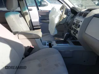 2008 Mercury Mariner с VIN 4M2CU81Z18KJ28741, выставлен на аукционе IAAI как лот 41451859 с пробегом 199 818 миль миль и . История ставок и продаж доступна на DreamBid. Изображение 5.