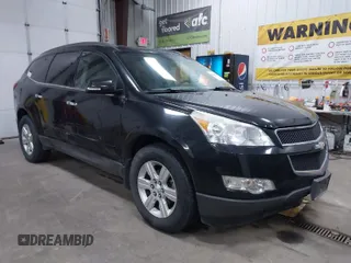 2012 Chevrolet Traverse 1LT z VIN 1GNKVGED8CJ213010, wystawiony jako IAAI lot #41491520 z przebiegiem 185 111 mil mil oraz . Historia ofert i sprzedaży dostępna na DreamBid. Obrazek 1.