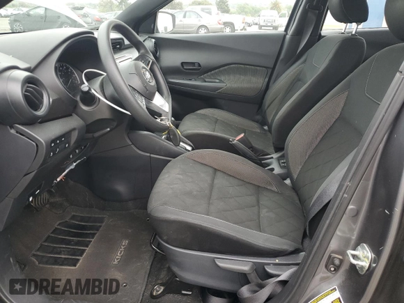 2020 Nissan Kicks S z VIN 3N1CP5BV4LL523594, wystawiony jako Copart lot #54453555 z przebiegiem 67 361 mil mil oraz Szkoda całkowita • Salvage title. Historia ofert i sprzedaży dostępna na DreamBid. Obrazek 7.
