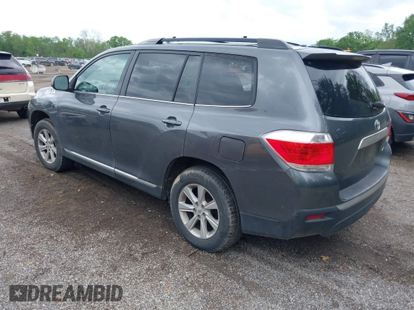 2011 Toyota Highlander z VIN 5TDBK3EH3BS085242, wystawiony jako IAAI lot #42325191 z przebiegiem 200 001 mil mil oraz . Historia ofert i sprzedaży dostępna na DreamBid. Obrazek 3.